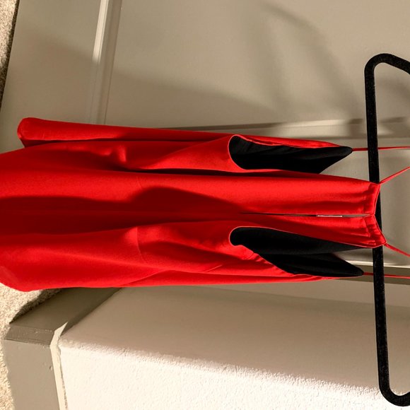 Red Tank - Picture 2 of 2